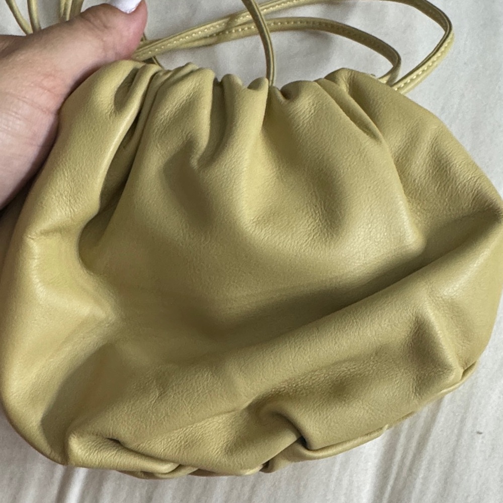 Bottega Veneta Pale Yellow Gathered Drawstring Wristlet - Picture 8 of 9